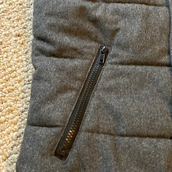 H&M Men’s Wool Blend Puffer Vest - Picture 5 of 6